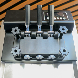 Machine à crème glacée et <span class=keywords><strong>yaourt</strong></span> en acier inoxydable de haute qualité HELAXEN - Glace molle trois saveurs, haute productivité, 220V pour les cafés - Product Image 3