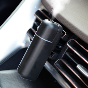 موزع عطر السيارة العصري بزجاجة زجاجية 6*5 مل وزيت عطري وغطاء لولبي أسود وأبيض ومنقي هواء بتصميم أنيق - Product Image 6