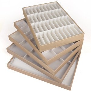 Set Espositivo per Gioielli ODM, Vassoio Moderno e Elegante per Esposizione di Gioielli, Stand per Mostre - Product Image 1