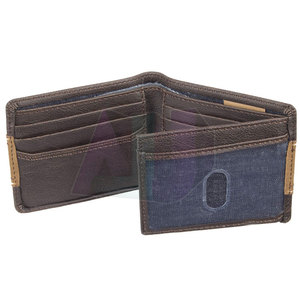 Portefeuille en cuir classique conçu avec un matériau souple et durable offrant une manipulation confortable pour les cartes, l'argent liquide et les pièces de monnaie - Product Image 5