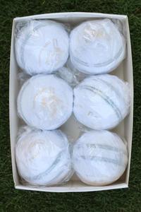 AK Blanc Fait à la Main Boules De Cricket En Cuir 4 Pièces 156g Test Match de Cricket Boules dures (6 boules) - Product Image 5