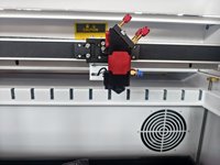 Machine de découpe et de gravure au laser CO2 de type refroidisseur intégré, à grande vitesse et haute précision