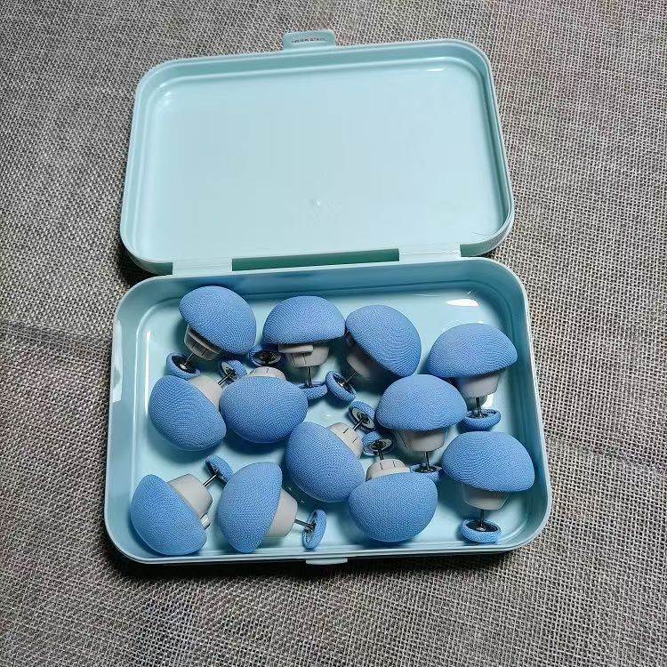 Boîte de rangement bleue de 12 pièces avec épingles en tissu et aiguilles en acier