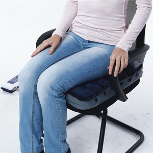Coussin de siège de chaise de <span class=keywords><strong>fauteuil</strong></span> <span class=keywords><strong>roulant</strong></span> de haute qualité pour le bureau et la maison pour <span class=keywords><strong>Anti</strong></span>-douleur au lit et <span class=keywords><strong>Anti</strong></span>-pression avec pompe à batterie - Product Image 4