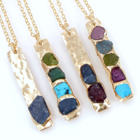 Collier personnalisé en acier inoxydable avec certificat CE, motif cube délicat et pierres de naissance multiples pour femme – Le cadeau idéal pour les fêtes