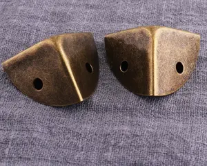 קופסא עץ עתיק קצה מתכת מגן פינת לתכשיטים קופסה דקורטיבית - Product Image 5