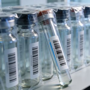 860-960MHz 인쇄 가능한 <span class=keywords><strong>RFID</strong></span> 라벨 UHF 장거리 판독 방수 패시브 UHF 블랭크 <span class=keywords><strong>RFID</strong></span> 태그 와인용 - Product Image 6