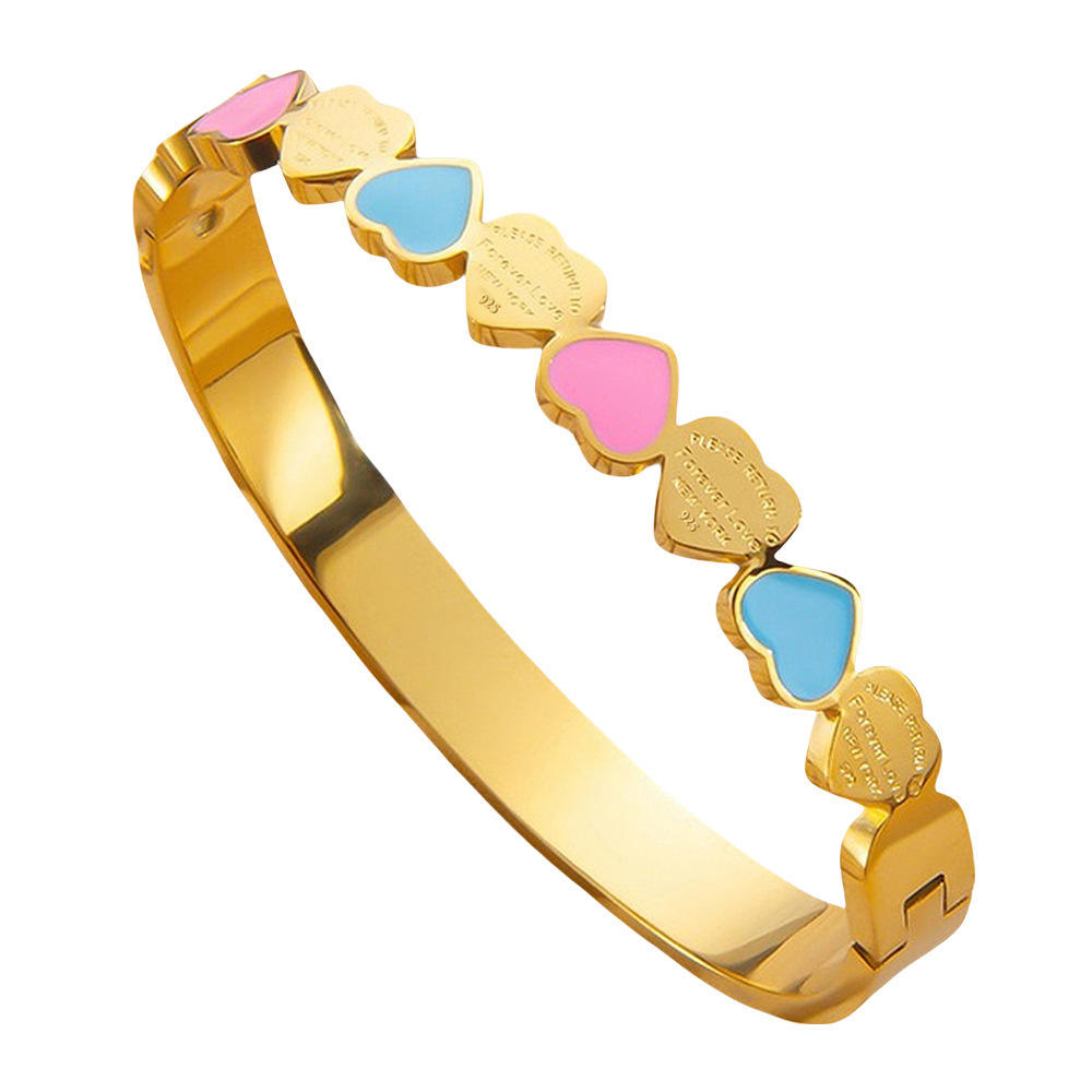 สร้อยข้อมือรูปหัวใจสีทอง