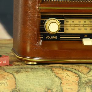 <span class=keywords><strong>Radio</strong></span> AM/FM Retro <span class=keywords><strong>de</strong></span> Madera OEM con <span class=keywords><strong>Dial</strong></span> Analógico Clásico, Altavoces Integrados <span class=keywords><strong>de</strong></span> 2x5W, <span class=keywords><strong>Radio</strong></span> <span class=keywords><strong>de</strong></span> Mesa con Bluetooth Opcional - Product Image 3