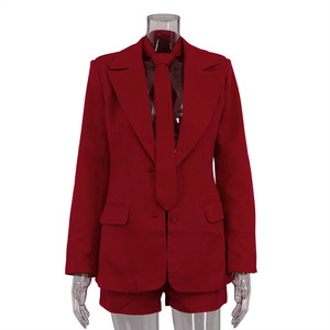 Elegante Completo Rosso da Donna Due Pezzi 2026, Blazer con Maniche Lunghe, Tasche e Bottoni, Shorts a Vita Alta - Product Image 5