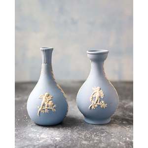 Vaso Decorativo in Ceramica Jasperware Blu Classico della Collezione Neoclassica Wedgwood Inghilterra - Product Image 1