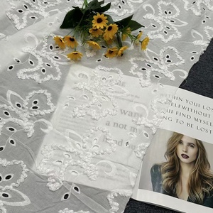 Tissu en dentelle brodée blanche à motif floral ajouré pour robe de mariée, robe de mariée, couture DIY et artisanat - Product Image 3
