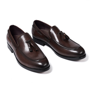 Chaussures habillées pour hommes en cuir véritable, à bout fermé, à enfiler, élégantes, durables, respirantes, à franges, faites à la main, imperméables pour l'automne - Product Image 1