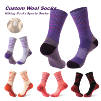 Chaussettes de randonnée personnalisées OEM de haute qualité, absorbant la transpiration, en laine mérinos, épaisses, en tissu éponge, chaussettes de sport d'hiver pour femmes, pour la chaleur