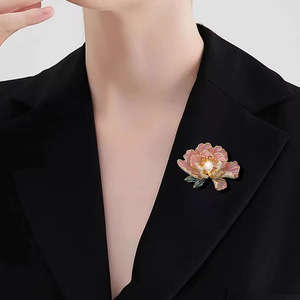 Broche de Cristal Azul de Alta Gama con Diseño de Flor, Regalo para Mujer, Accesorio de Moda para Trajes y Abrigos - Product Image 1