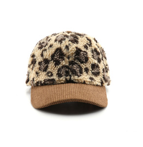 Casquette tendance avec fourrure d'agneau rétro personnalisée, broderie personnalisée d'hiver, casquette de baseball en laine d'agneau chaude d'hiver - Product Image 1