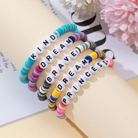 Bracelet personnalisé avec logo et nom, faible MOQ, perles en argile colorées, lettres en plastique, idéal pour un cadeau