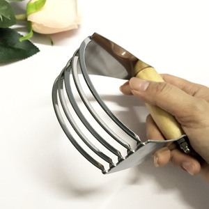 Stainless Steel U Shaped Powder Grinder Oak Handle 120g Baking Tool - Product Image 2