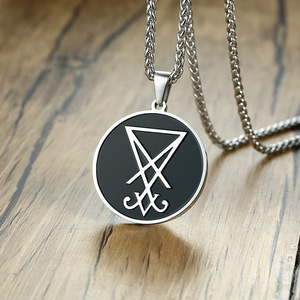 Collar con Colgante Redondo con Sello de Lucifer Personalizado para Hombre, Medalla de Acero Inoxidable Grabable, Símbolo Oculto, Joyería Gótica Oscura - Product Image 1