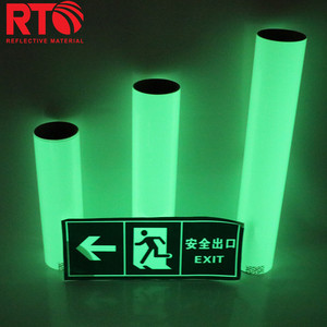 Filme Luminescente de Saída de Emergência Impresso em PVC 1,22m*45,7m 4 Horas Fita Adesiva Refletiva que Brilha no Escuro - Product Image 1