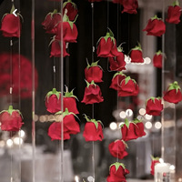 Décorations de plafond pour fête de mariage, rideaux de fleurs flottantes en roses rouges, guirlandes de fleurs, décorations d'arche