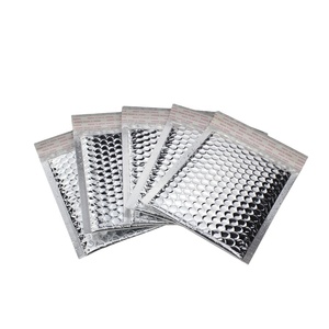 Enveloppes à bulles holographiques argentées 6x9, échantillon gratuit, emballage d'expédition personnalisé, enveloppe à bulles rembourrée - Product Image 4