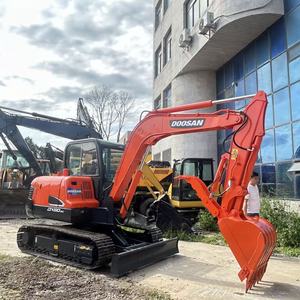 Excavatrice sur chenilles hydraulique d'occasion DOOSAN DX60 d'origine coréenne en bon état à vendre - Product Image 3