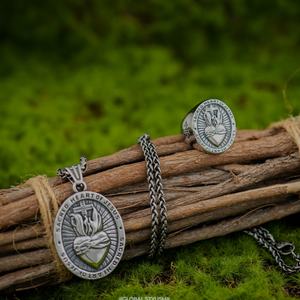 Collar con Colgante del Sagrado Corazón de Jesús, Joyería Religiosa de Acero Inoxidable, Medallón Devocional Católico Cristiano, Cadena para Hombre - Product Image 4