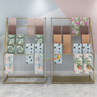 Présentoir de foulards en soie moderne hijab autoportant présentoir de foulards en tissu supports de cintres en tissu