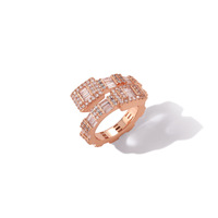 RQ Hip-Hop Modeschmuck T-Quadrat Geometrischer Ring 18K Gold Galvanisiertes Messing Mikro-Zirkon-Einlage für Männer Frauen Hochzeiten