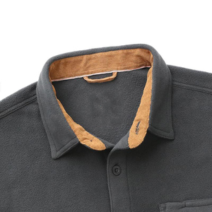<span class=keywords><strong>Camicia</strong></span> da uomo d'affari antirughe <span class=keywords><strong>giacca</strong></span> con tasche sul petto in pile di colore solido <span class=keywords><strong>camicia</strong></span> di flanella grigio scuro - Product Image 3