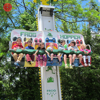 Manège de chute libre pour enfants sur le thème des parcs d'attractions, petite tour de saut en chute libre