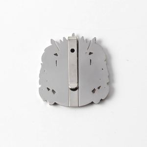 เข็มกลัดรูปดอกกุหลาบเคลือบเงาแบบกำหนดเองได้ - Product Image 2