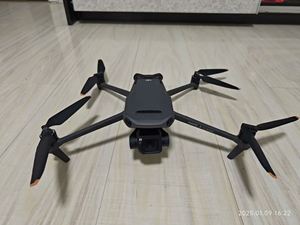 Mavic 3 Classic กล้อง Hasselblad 20MP 5.1K 50fps ระดับโปร พร้อมรีโมทพลาสติก O3+ บินได้นาน 46 นาที ทนลมได้ถึง 12 เมตร/วินาที ระบบอัจฉริยะ - Product Image 4