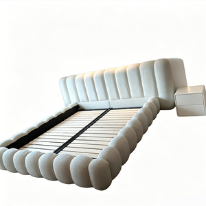 <span class=keywords><strong>Letto</strong></span> imbottito Sherpa Boucle con testiera a bolle, struttura <span class=keywords><strong>letto</strong></span> moderna trapuntata a onde, <span class=keywords><strong>letto</strong></span> di lusso color crema <span class=keywords><strong>per</strong></span> camera da <span class=keywords><strong>letto</strong></span> principale - Product Image 4