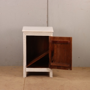 Elegant Wooden Bedside Table Bedroom Furniture with Smooth Drawer Operation and Spacious Storage Capacity - Product Image 5