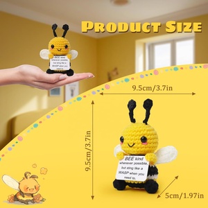 Nuevo Adorno de Abeja Positiva Tejido a Mano en Acrílico y Lana, Lindo y Amarillo, Regalo Inspirador para las Fiestas - Product Image 2