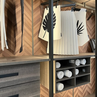 Hôtel 5 étoiles porte pliante aluminium armoire en bois Design Simple vêtements cadre en acier armoire en bois avec portes coulissantes en miroir