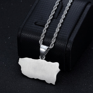 Collana pendente in acciaio inossidabile con mappa del paese personalizzata alla moda Iran Puerto Rico saudita Spagna mappa ghiacciata la nostra <span class=keywords><strong>gioielleria</strong></span> - Product Image 5