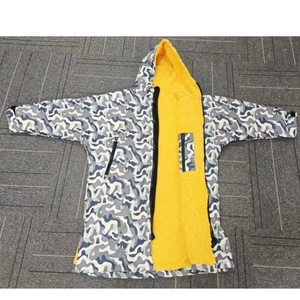 Robe à <span class=keywords><strong>langer</strong></span> doublée <span class=keywords><strong>Sherpa</strong></span> Veste d'hiver imperméable Design personnalisé Parka de bain Vente en gros - Product Image 4