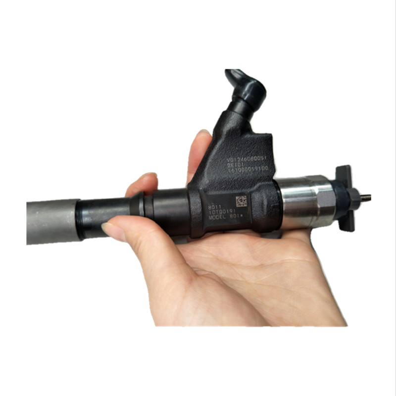 095000-801# fuel injector 095000-8011 VG124608005 injector for SINOTRUK HOWO A7  injector nozzle 095000-8011 VG124608005