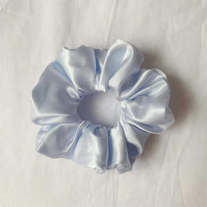 In magazzino di buona qualità In raso legami <span class=keywords><strong>per</strong></span> capelli più colori <span class=keywords><strong>per</strong></span> capelli Scrunchy damigella d'onore <span class=keywords><strong>accessori</strong></span> <span class=keywords><strong>per</strong></span> capelli <span class=keywords><strong>per</strong></span> le donne ragazze - Product Image 5