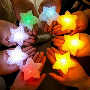 ไฟ LED รูปดาวแบบถือได้ ไฟกลางคืนรูปดาว แถบกันลื่น ไฟสำหรับการแสดงเต้นรำ ถ่ายภาพ อุปกรณ์ประกอบฉากปาร์ตี้ ของขวัญสำหรับเด็ก - Product Image 1