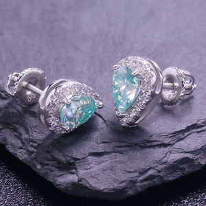 Pendientes de Moissanita Verde Románticos y Elegantes de Alta Calidad para Mujer, Chapados en Plata y Oro, con Forma de Bola, de Plata de Ley con Engaste de Garra - Product Image 3