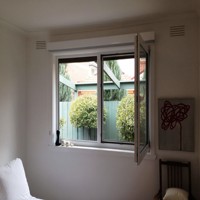 Fenêtres à battants en aluminium à rupture de pont thermique sur mesure, double vitrage, système d'ouverture à bascule pour matériaux de construction résidentielle
