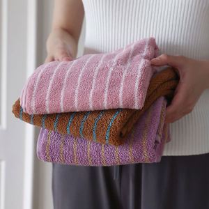 Serviette rayée en coton hautement absorbante pour la maison, chiffon de nettoyage doux et respirant, serviette de bain luxueuse - Product Image 1