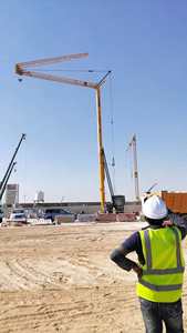 رافعة برجية كهربائية صغيرة متنقلة بحمولة 4 أطنان مع تحكم عن بعد لاسلكي، بيع مباشر من المصنع - Product Image 2