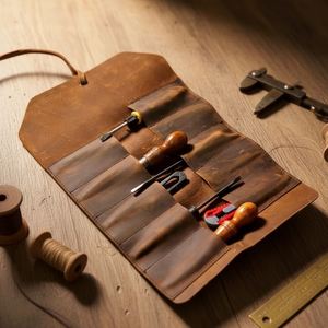 Rouleau à outils Crazy Horse en cuir moderne, organiseur de couteaux de sculpture, sac de transport pour couteaux d'atelier, promotionnel - Product Image 5