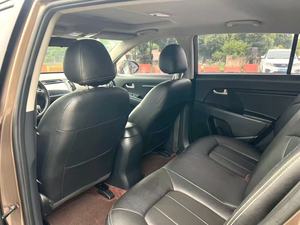 Voiture d'occasion <span class=keywords><strong>2015</strong></span> pour <span class=keywords><strong>Sportage</strong></span>, SUV de marque chinoise, transmission automatique, sièges en cuir, pneus R17, caméra de recul, <span class=keywords><strong>prix</strong></span> : 3 000 dollars américains - Product Image 4