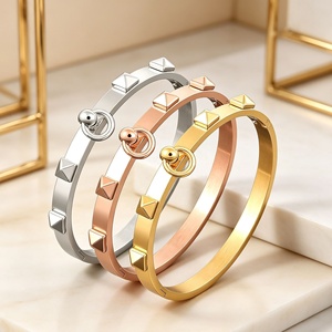 American Hot Sale Wholesale Price <b>Cute</b> & Punk Stainless Steel Women's Cable Wire <b>Bracelets</b> - Product Image 2